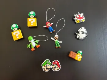 Lot de figurines Mario et Luigi