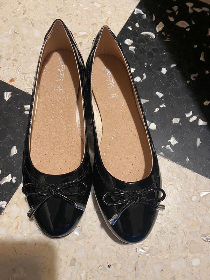 Ballerine noir vernis geox taille 35 - photo numéro 2