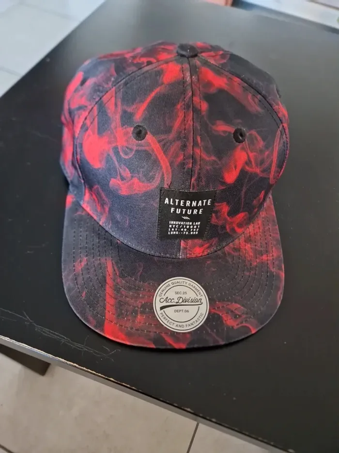 Casquette H&M noir rouge