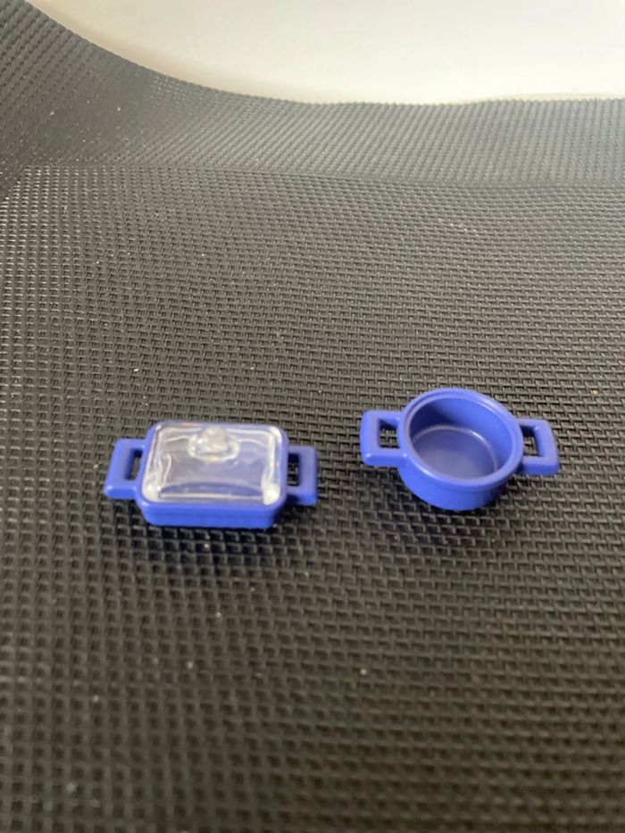 Playmobil lot 2 casseroles plats bleus dont 1 avec couvercle vaisselle maison cuisine - photo numéro 2