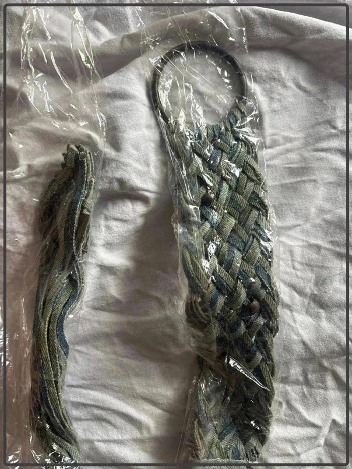 Ceinture en jeans neuve avec étiquette - photo numéro 2