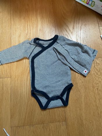 Body et bonnet nouveau née