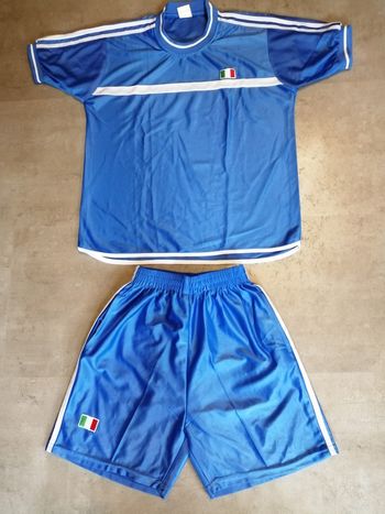 Ensemble short et maillot bleu Taille 12/14 ans