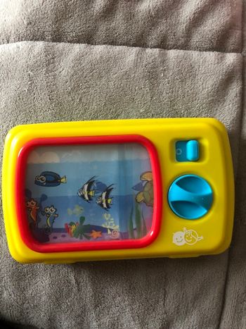 Fausse petite télévision musicale  bb en bon état