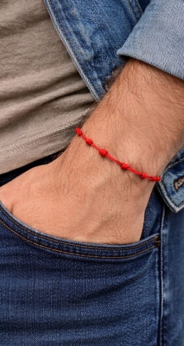 Bracelet porte-bonheur rouge à 7 nœuds - ajustable, neuf