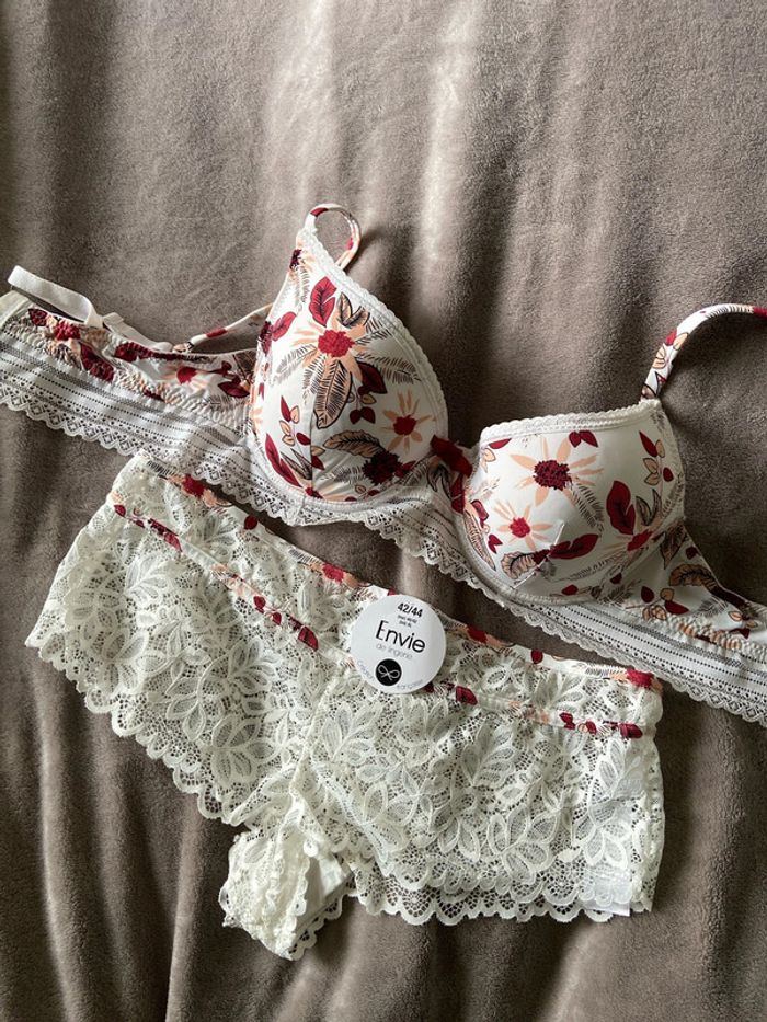 Ensemble lingerie 3 pièces - photo numéro 3
