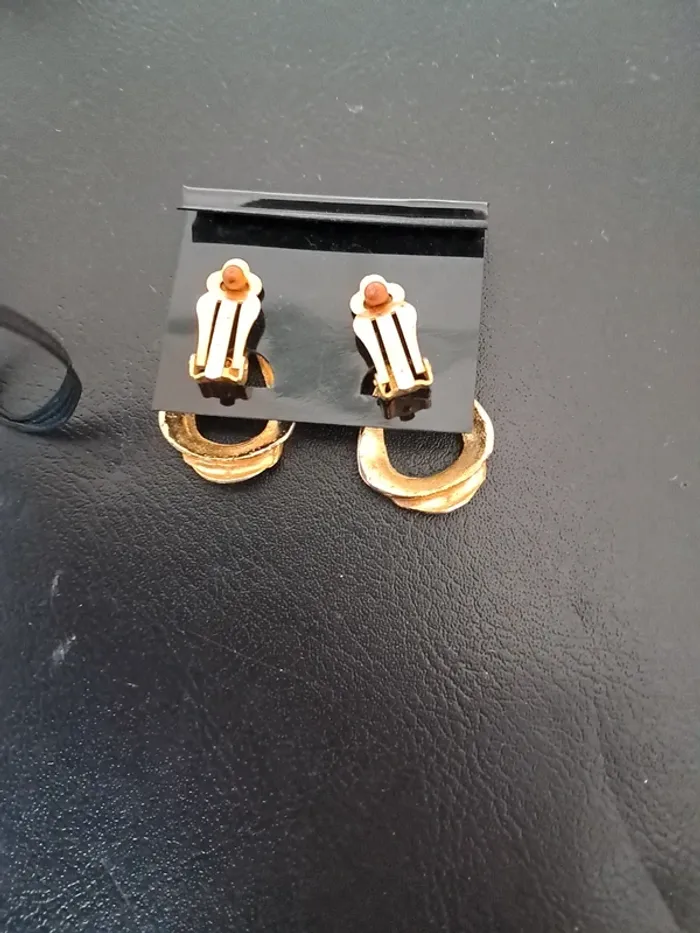 Paire de boucles d'oreilles à clips - photo numéro 2