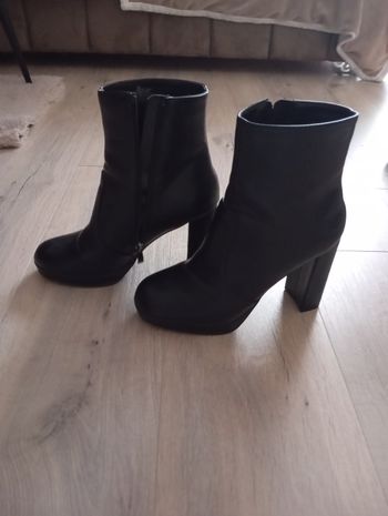 Botte a talons en cuir noire 