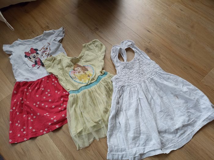 Lot de 32 vêtements/chaussures bébé - photo numéro 3