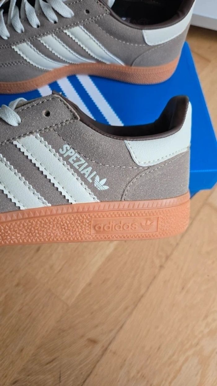 Adidas Handball Spezlal 38.5 - photo numéro 4