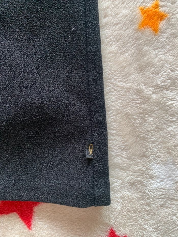 Robe Okaïdi noire 6 ans chic, pailletée doré, parfaite pour les fêtes - photo numéro 3