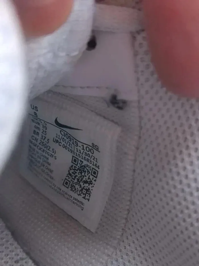 Baskets Nike air force one femme pointure 39 - photo numéro 6