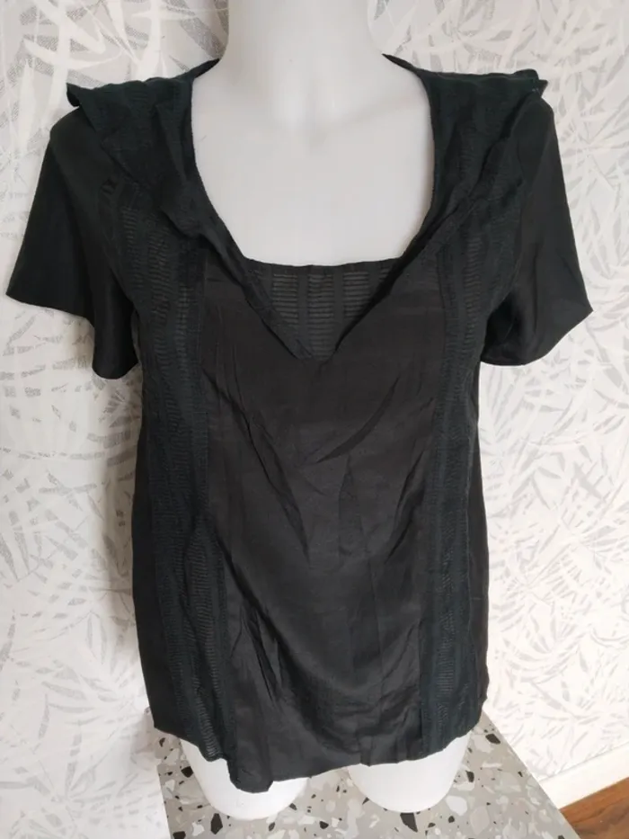 Joli haut ou blouse femme marque Cotélac taille S 36