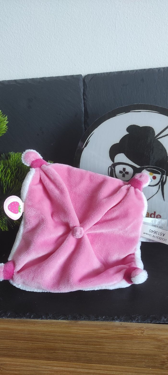 Mini doudou et compagnie plat lapin blanc rose DC3385 acidulé fraise marron carré - photo numéro 2