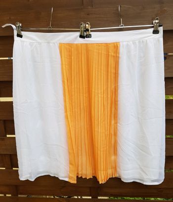 Jupe patineuse finition plissée