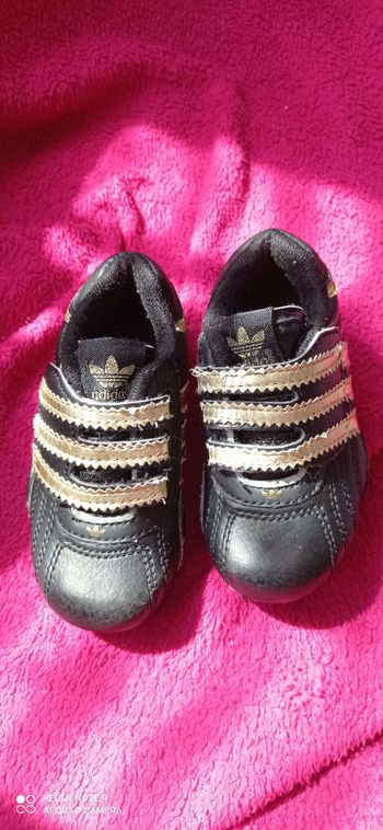 Paire de tennis noire Adidas