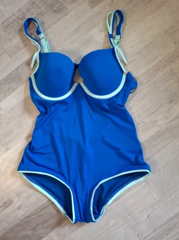 Maillot 1pce bleu électrique avec bretelles réglable