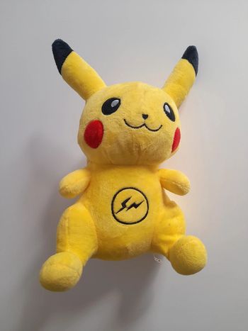 Peluche pikachu 30 cm