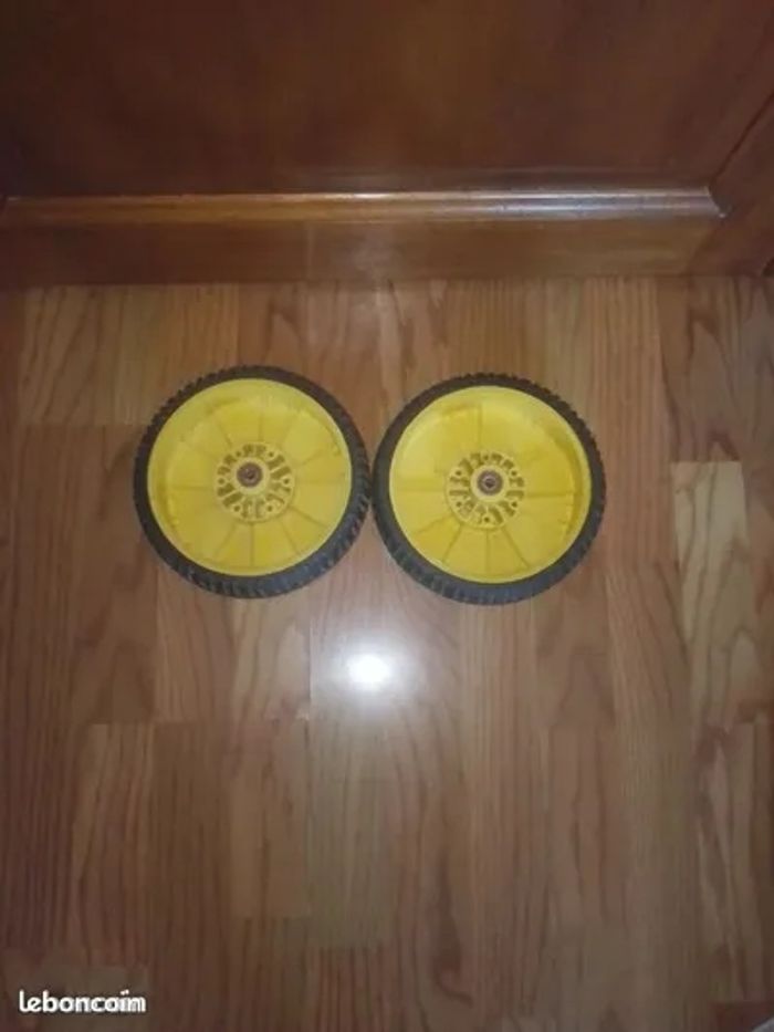 Roues tondeuse John Deer Neuves - photo numéro 2