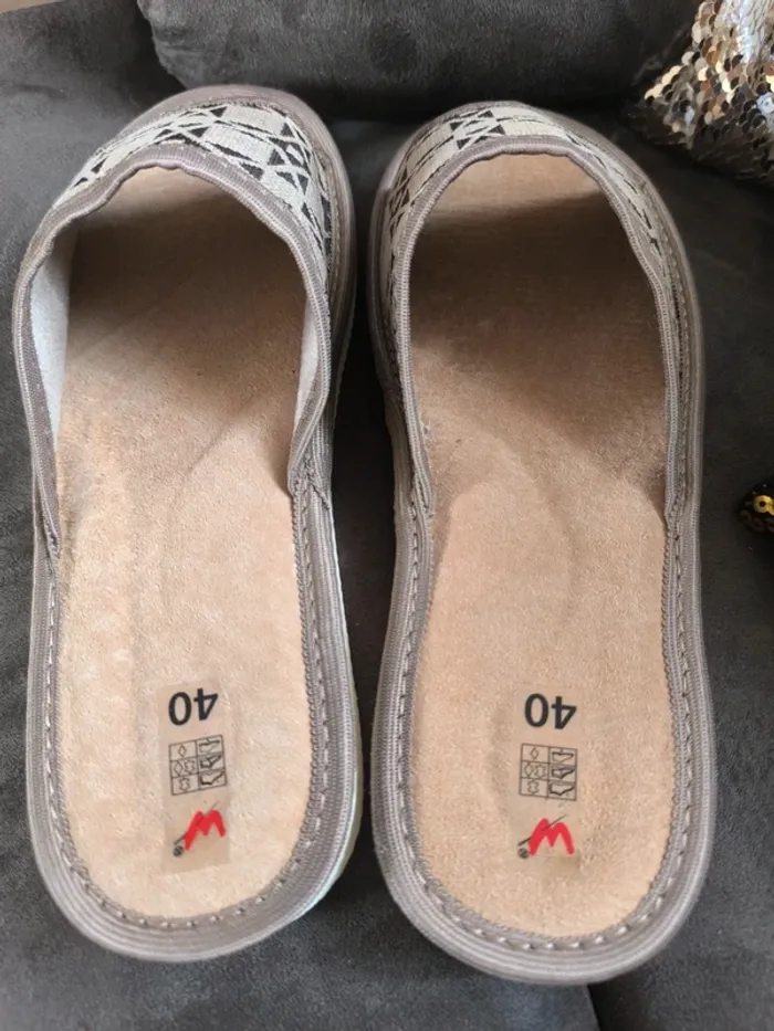 Jolies pantoufles cuir et tissu - photo numéro 4