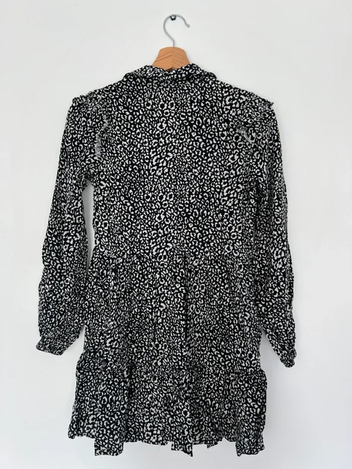 Robe chemise avec volants aux épaules et imprimé animal femme Stradivarius - photo numéro 3
