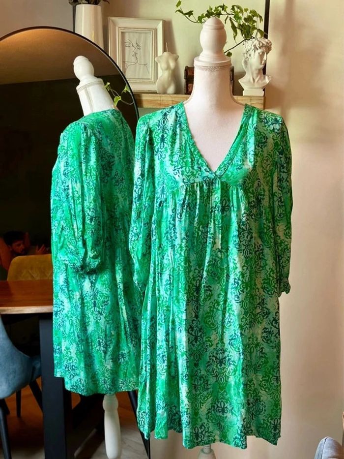Robe fluide verte à motifs – Banditas from Marseille, taille 36/38