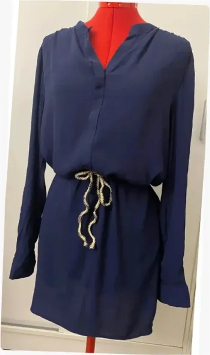 Robe ceinturée bleu marine Promod