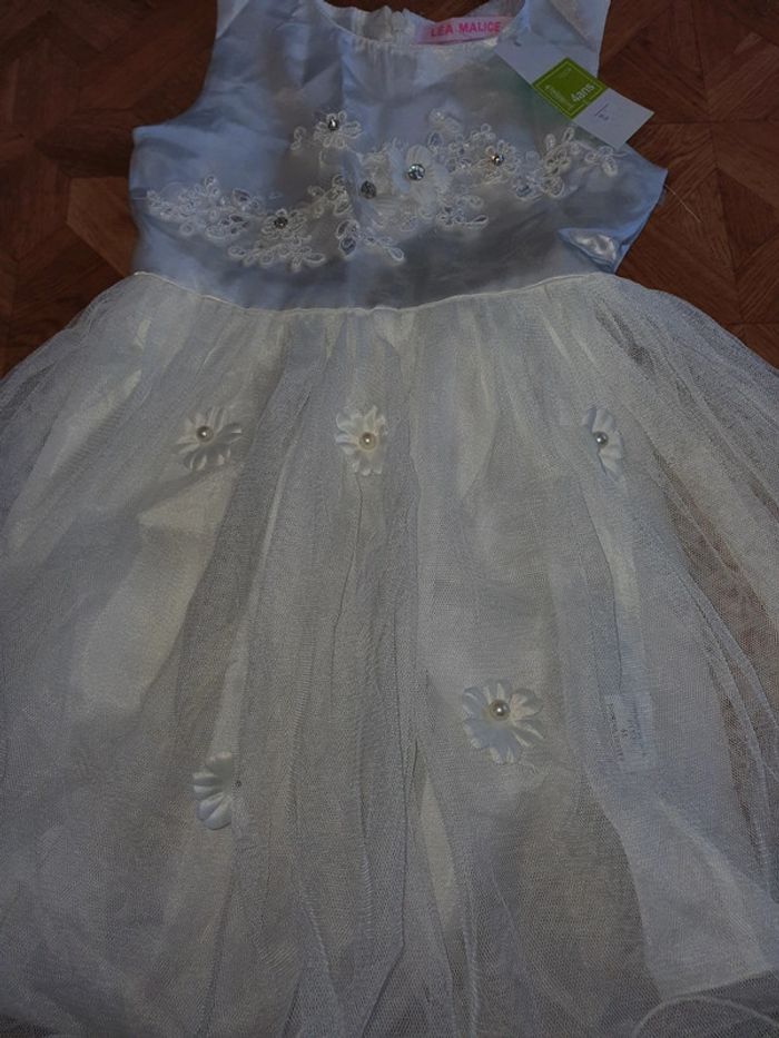 Robe ceremonie 4ans neuf - photo numéro 2