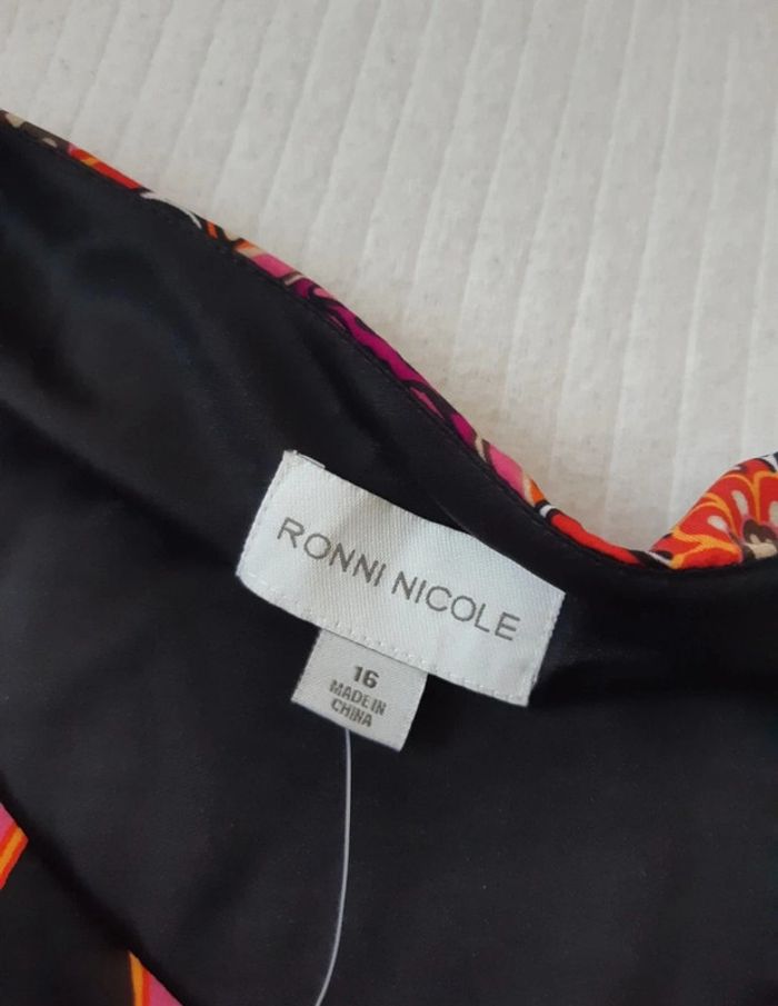 Robe à motif Ronni Nicole neuve T44 - photo numéro 6