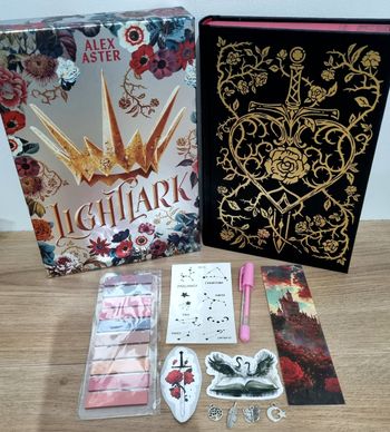 Box coffret Lightlark collector EN + Goodies