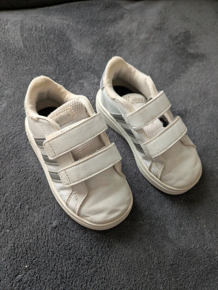 Baskets adidas taille 23 - photo numéro 4