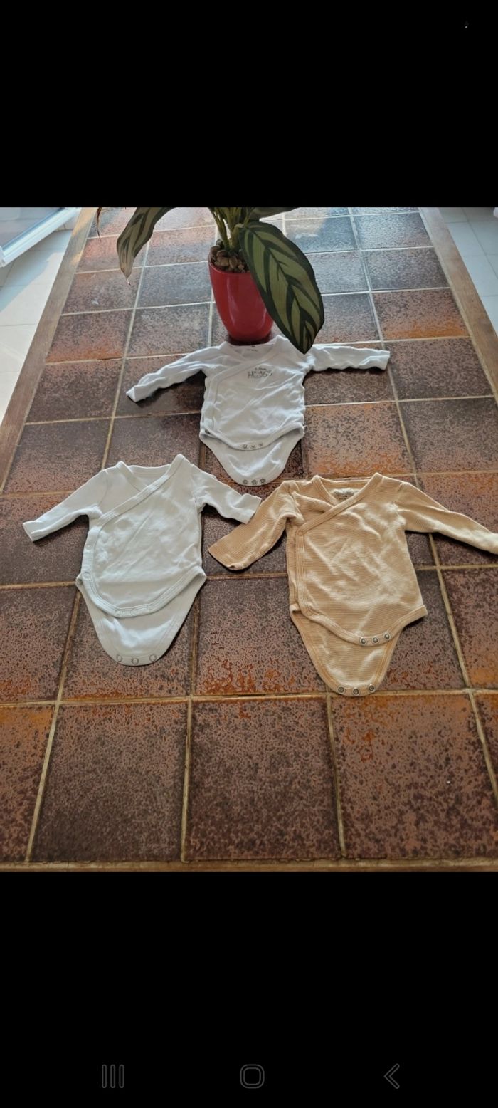 Lot 3 bodies manches longues mixte