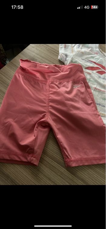 Ensemble short et t-shirt reebok 