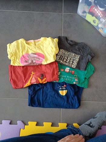 Lot tee shirts manches courtes, 24 mois