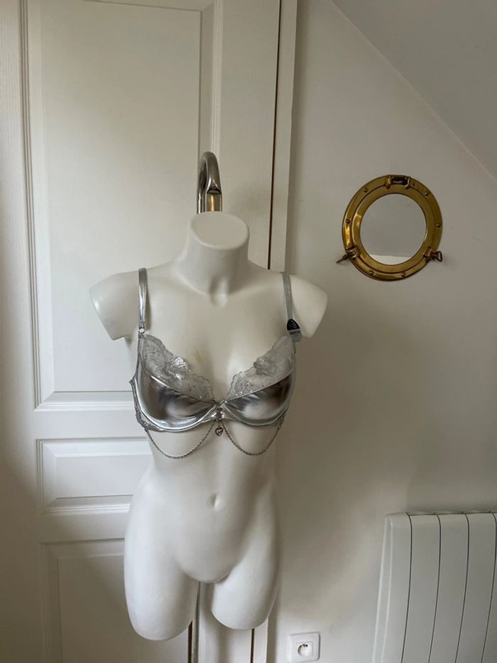 Soutien-gorge argenté - photo numéro 2