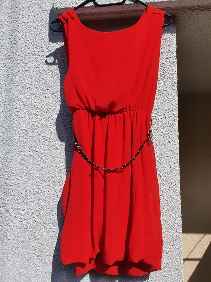 Tunique rouge avec chainette - photo numéro 2