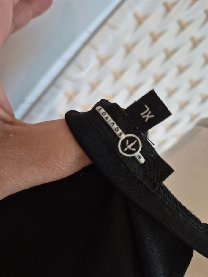 💕Jolie Top noir élégant et chic à chaînette –femme TXl / 42 mosquitos 💕 - photo numéro 11