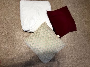 Lot 3 coussins