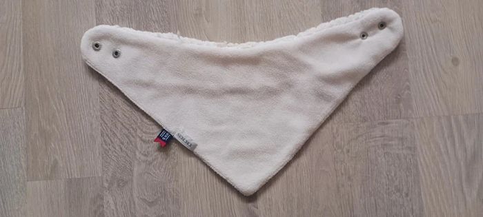 Bandana bébé IKKS en bon état. - photo numéro 3