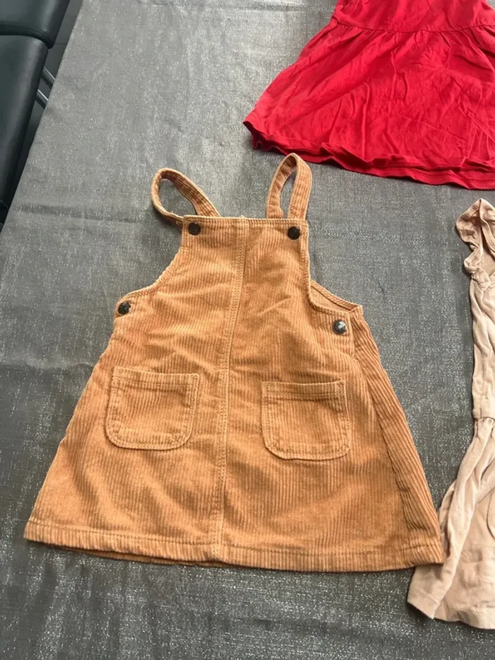 Lot 3 robes 18 mois - photo numéro 2