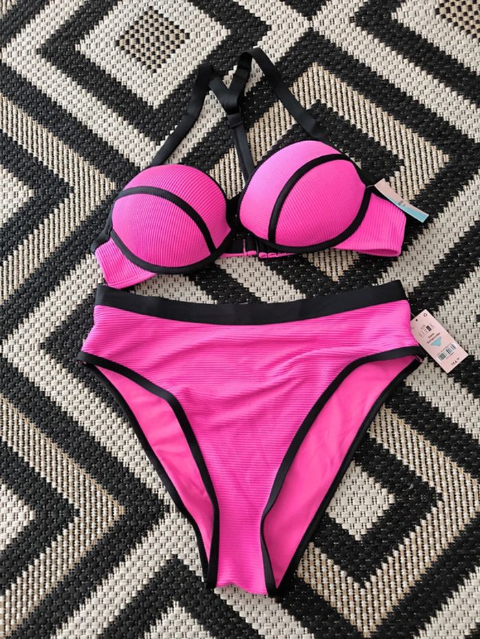 Maillot de bain rose vif à armatures Taille L 40 Neuf avec étiquette
