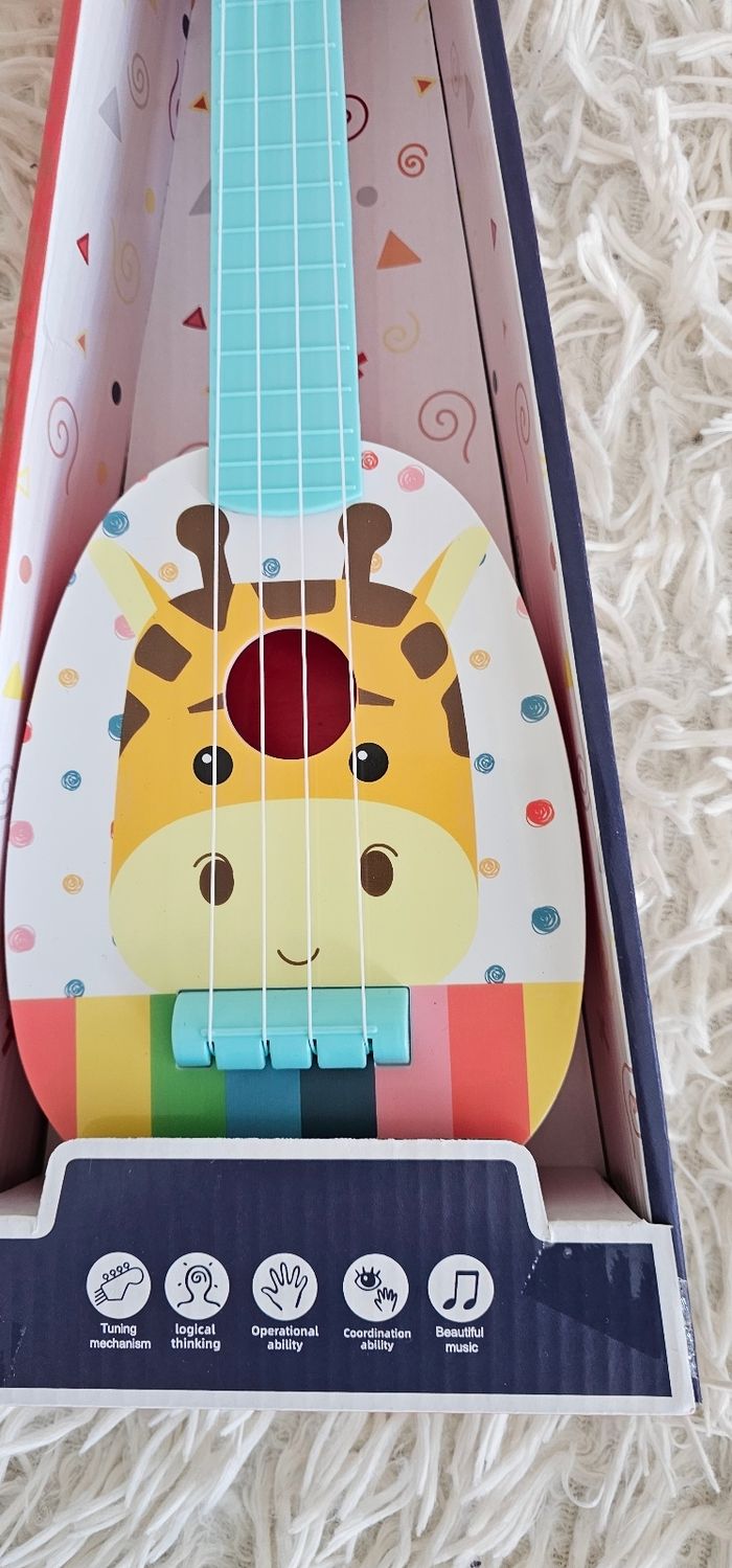 Magnifique guitare 🎸 enfant 3 ans Neuf - photo numéro 2