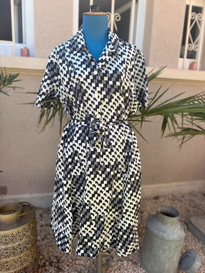 Robe à motif des années 70 - en très bon état - taille 42/XL