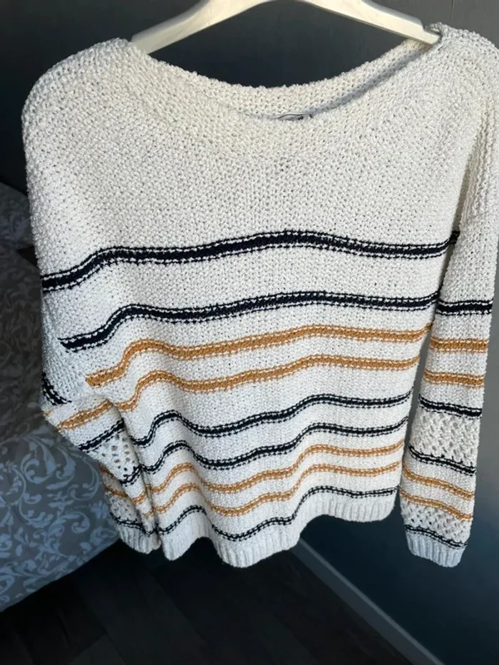 Pull en grosse maille pimkie écru rayé moutarde et bleu marine - photo numéro 1