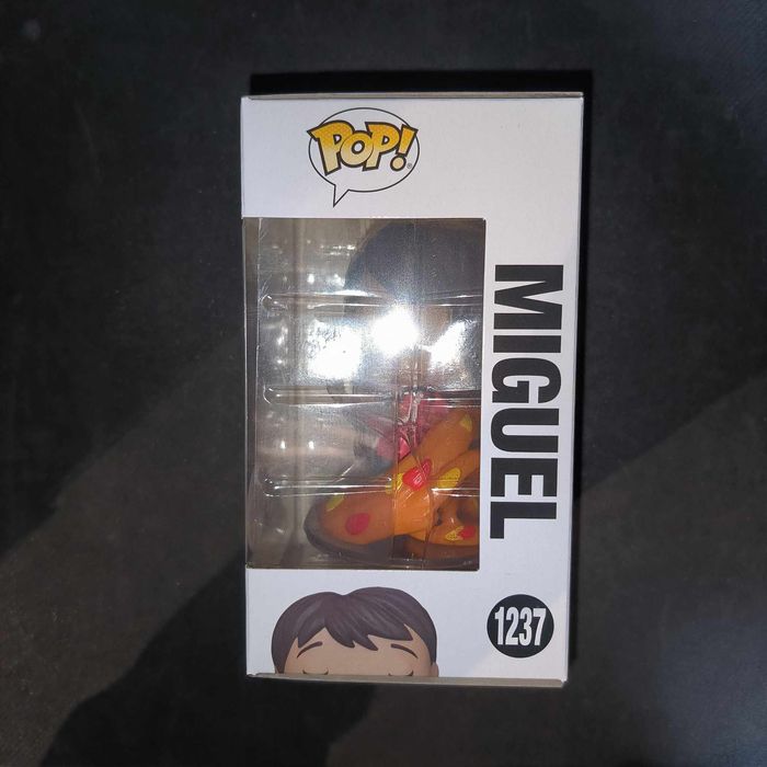 Figurine Funko Pop / Miguel 1237 / Coco / Disney / Glows In The Dark Spécial édition - photo numéro 3