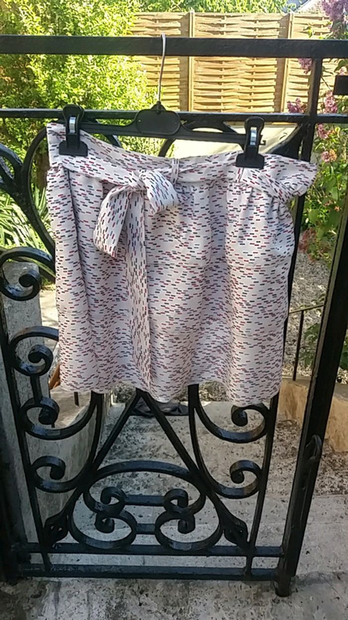 Jupe avec noeud