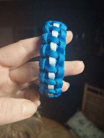 Bracelet de survie paracorde homme bleu et blanc