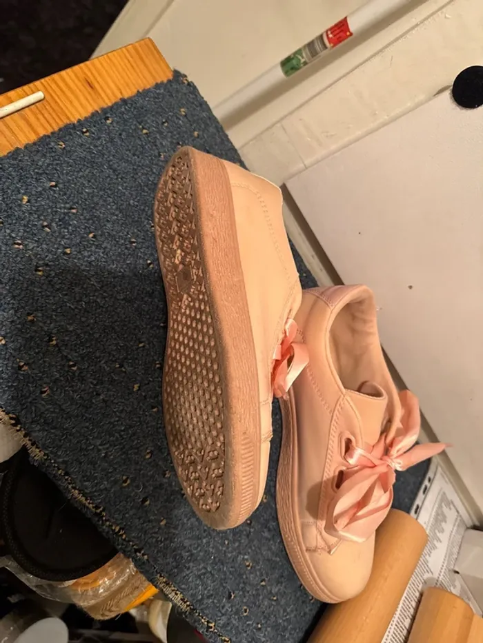Baskets rose satin lacets - photo numéro 3