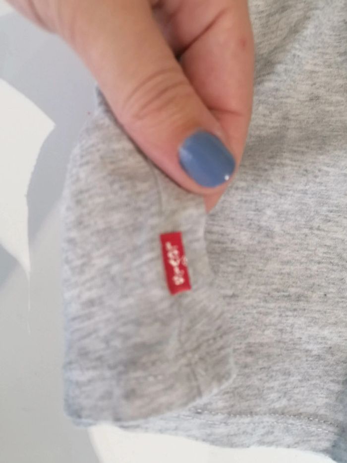 Thee shirt Levi's T 12 ans 👦🏻 - photo numéro 2