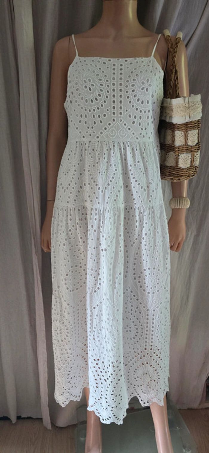 Robe Longue Blanche style Broderie Anglaise Taille M - photo numéro 19